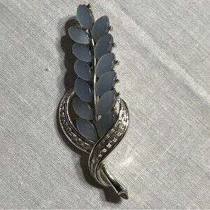 Vintage Silver tone light blue/grey lucite Brooch Pin